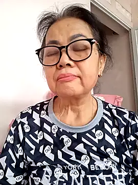 Hotestlove: απευθείας συνομιλία ΧΧΧ