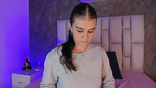 lya_gomez's Live XXX Chat