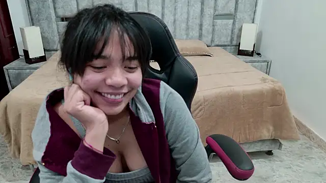 Chat XXX en directo de laureentt_