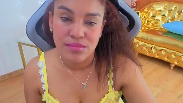 kamala_a Chat XXX in diretta