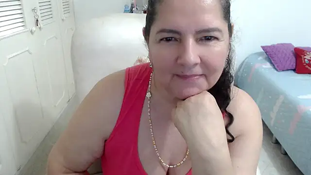 leonela_69: онлайн-секс-чат