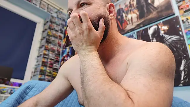 Muscle_Bear élő XXX-chatje