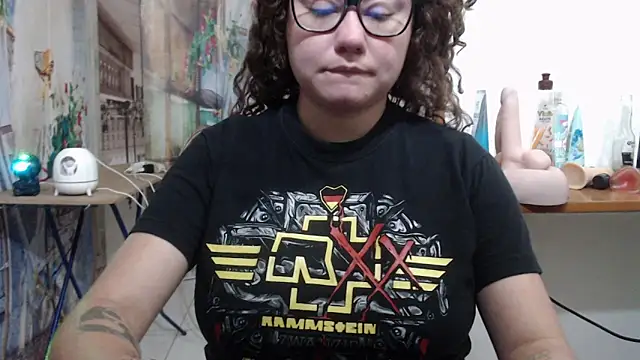 Czat XXX na żywo – curly_greeneyed