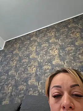 Show Webcam de RuxyHuge42ETT