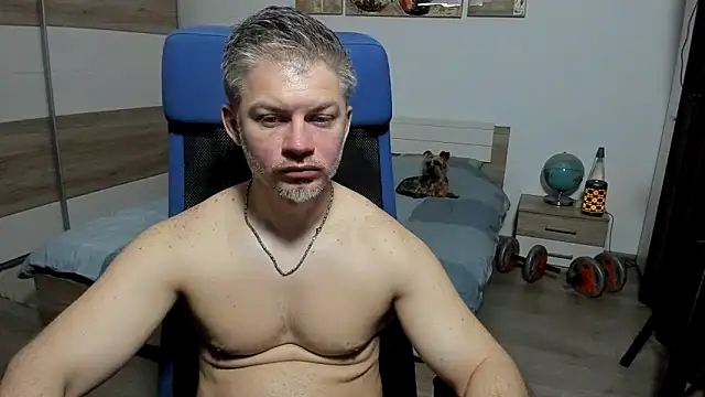 Онлайн чат XXX RobbyShawz