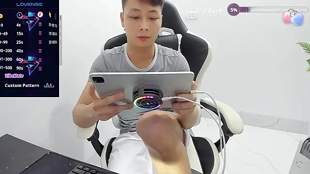 Naughty___asian 网络视讯表演