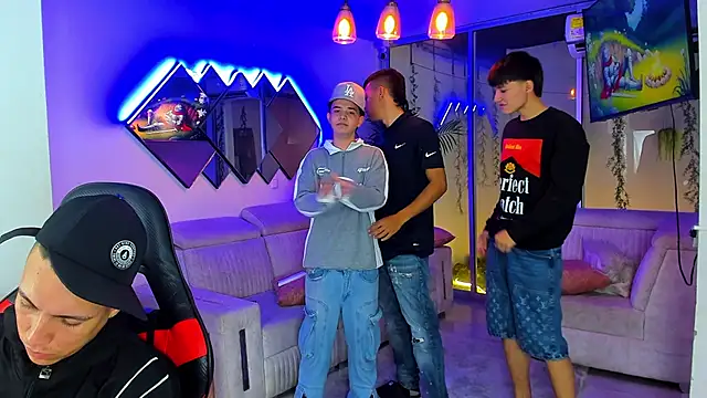 Show modela Houseofwarrios na web-kameri