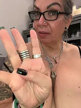 dieseldame1313 Adlı Modelin Canlı XXX Sohbeti