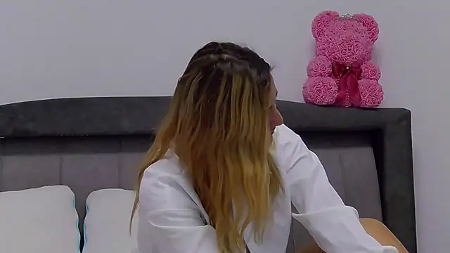 NicolePlay's Live XXX Chat