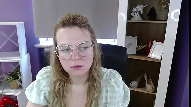 Zoey_Erotic Adlı Modelin Canlı XXX Sohbeti