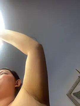 cotton_07: διαδικτυακό σόου στην κάμερα