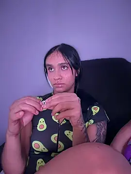 Chat XXX en directo de Isabella-Teen