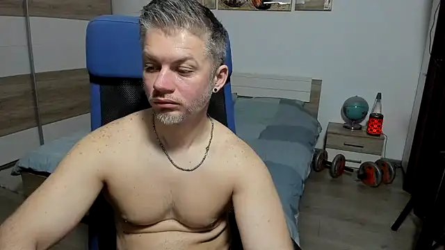 Chat XXX en directo de RobbyShawz