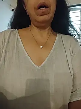 แชท XXX สดของ NakedMILFx