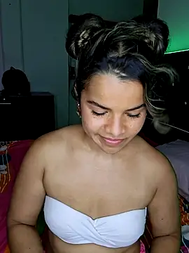 pamela_Tiny – Naživo XXX chat