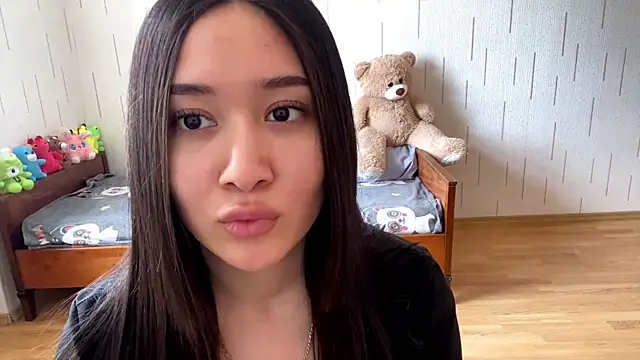 YourMiIaのライブXXXチャット