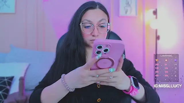 Czat XXX na żywo – lucy_neil