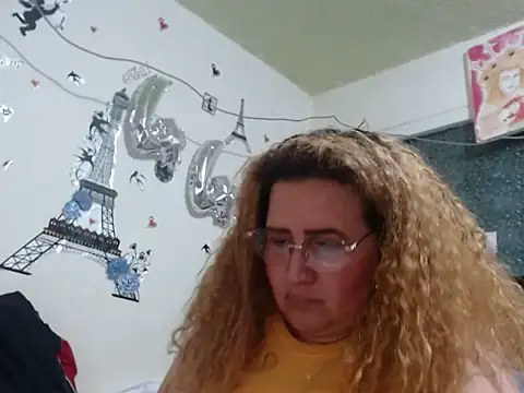 Perla1981--'s Live XXX Chat