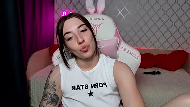 Curious_Lily's Live XXX Chat