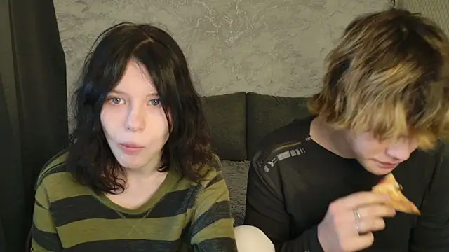 Bonnie_And_C1ydeのライブXXXチャット