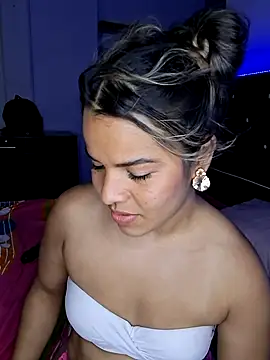 pamela_Tiny 现场XXX聊天