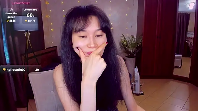 SheilaRare Adlı Modelin Canlı XXX Sohbeti