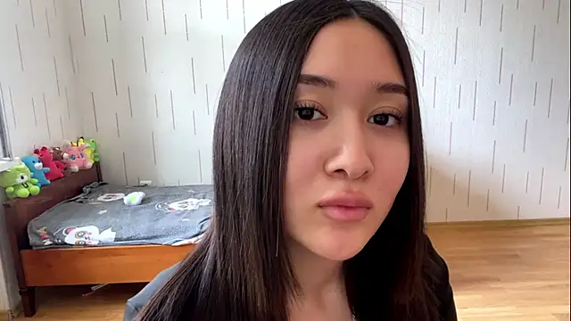 YourMiIa's Live XXX Chat