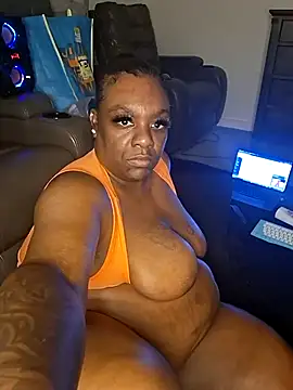 Thickkemzz41 – Live XXX-chat