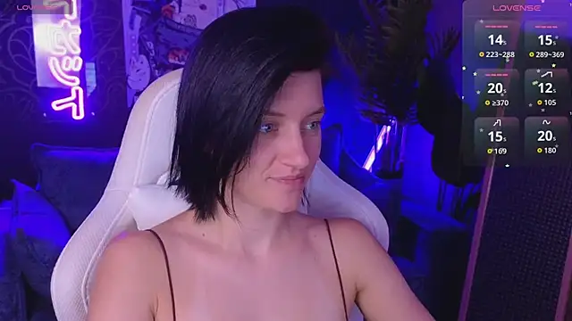 roxy_riot_ Adlı Modelin Canlı XXX Sohbeti