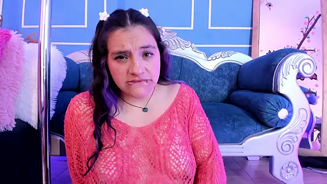 TaraTaylorr Adlı Modelin Canlı XXX Sohbeti