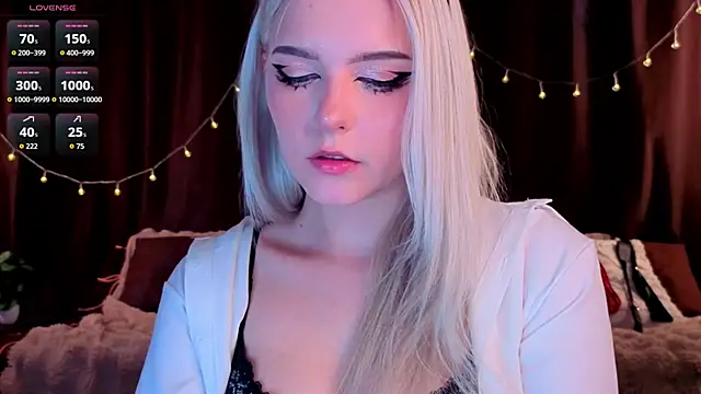 ShyniAlice's Live XXX Chat