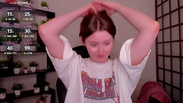 KateCuddle Adlı Modelin Canlı XXX Sohbeti