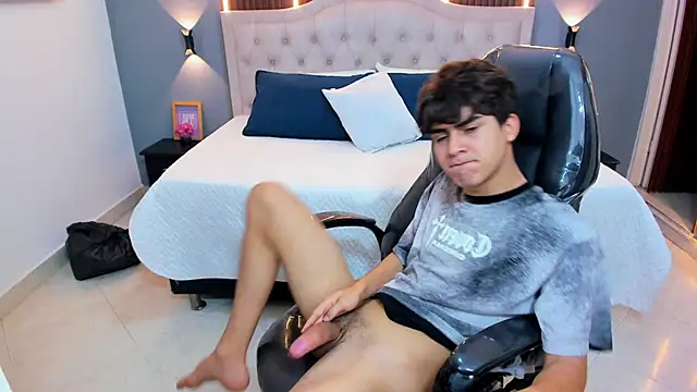 Tommy18__n Live XXX chat