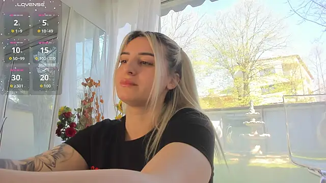 Chat +18 de Ella_Vee ao vivo