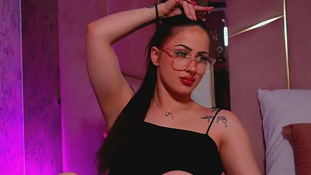 LucyLextonX Chat XXX in diretta