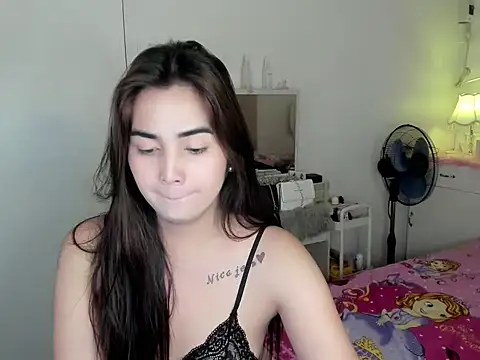 nica_doll – Kamerová šou