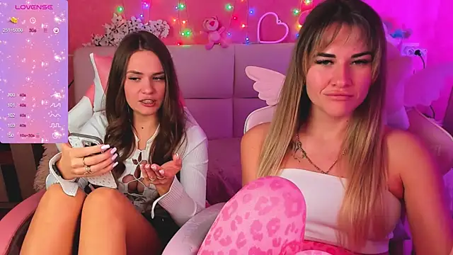 hotty_girls_here's Live XXX Chat