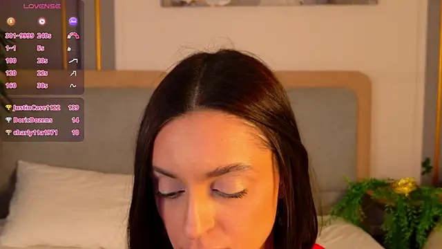 AdoraCortesのライブXXXチャット