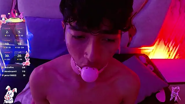 osamu_tay: διαδικτυακό σόου στην κάμερα