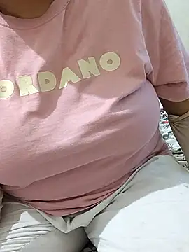 mallupriyapriya Webcam Show