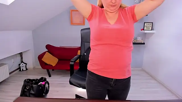 LollaGirl: онлайн-секс-чат