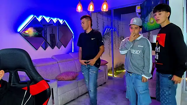 Houseofwarrios' Live XXX Chat