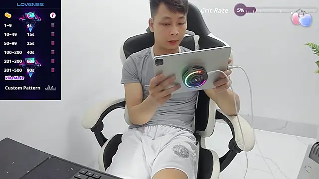 Naughty___asian 网络视讯表演