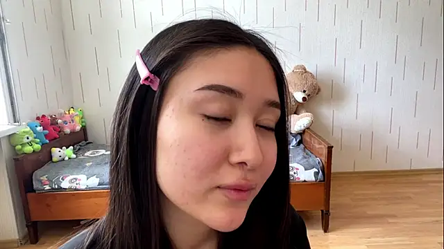 YourMiIa's Live XXX Chat