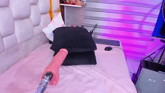 bigass_monic élő XXX-chatje