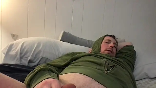 9VOLTT: διαδικτυακό σόου στην κάμερα