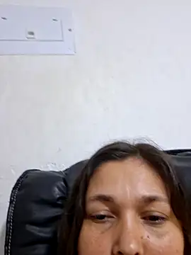 Dirty-Mature35's Live XXX Chat