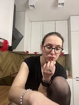 MartiniiSelenna's Live XXX Chat