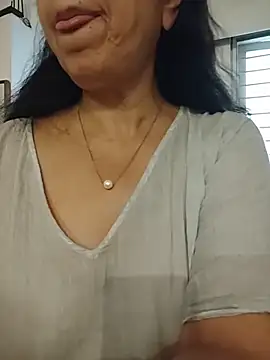 NakedMILFx 现场XXX聊天