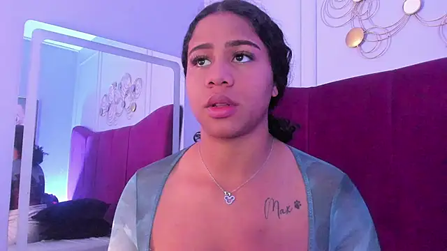 Sofi_Fox_ Chat XXX in diretta